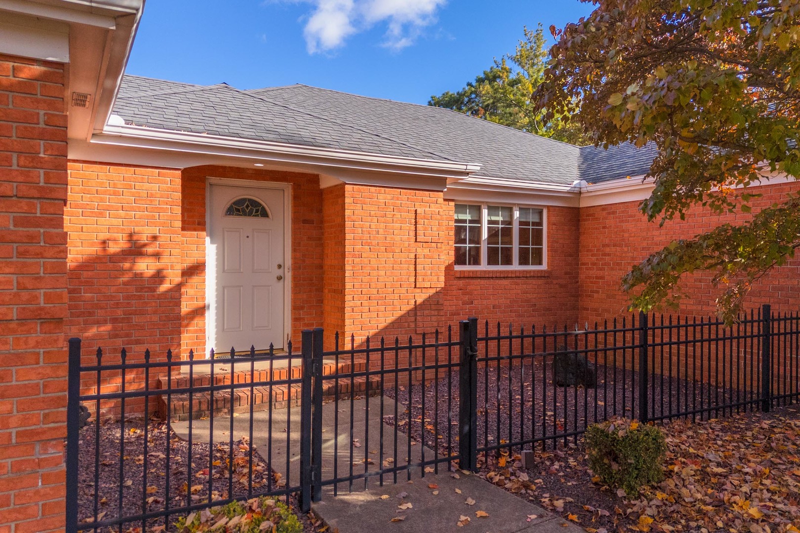 2103 Hedgewood Drive, Bloomington, IL 61704