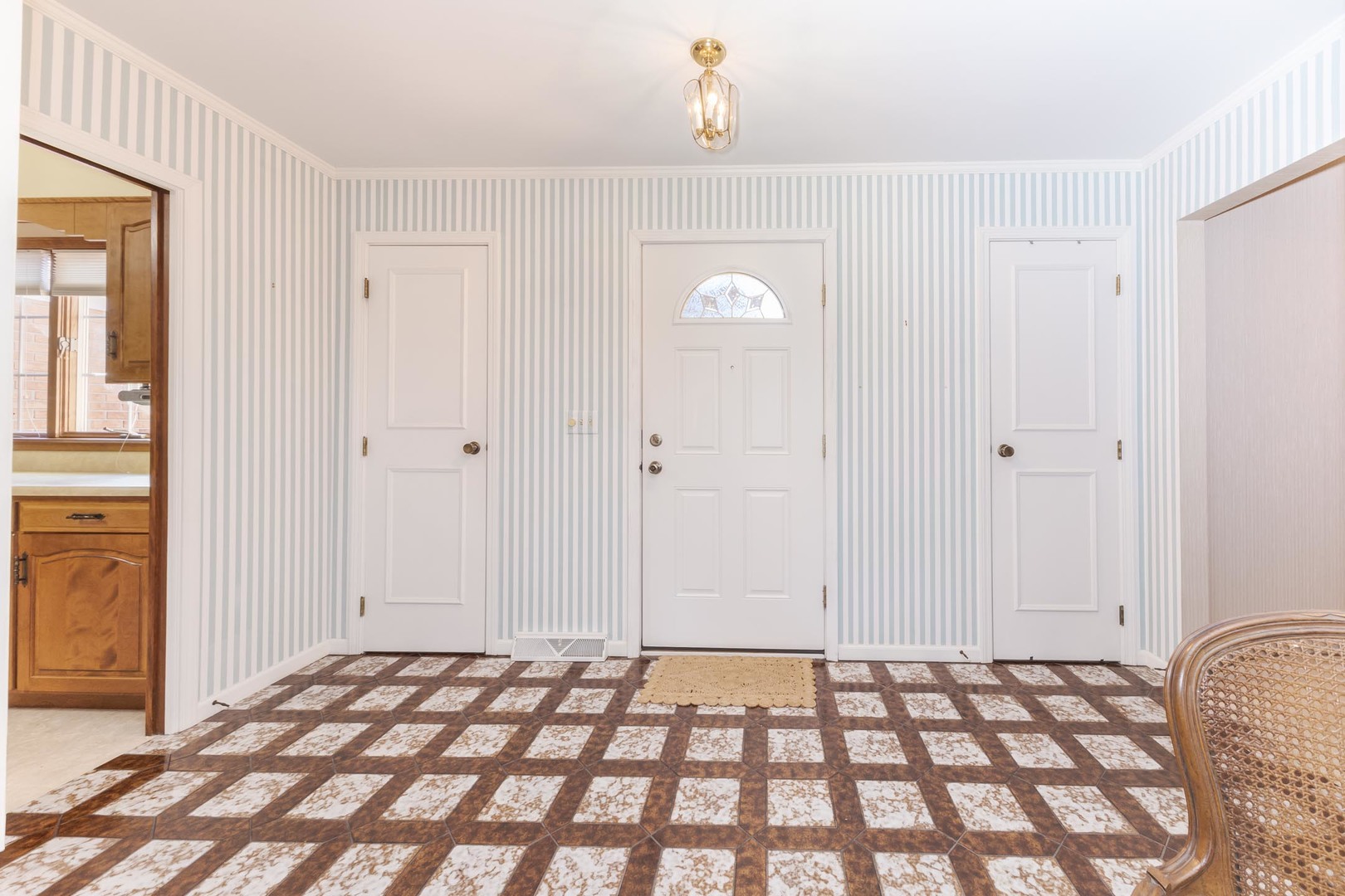 2103 Hedgewood Drive, Bloomington, IL 61704