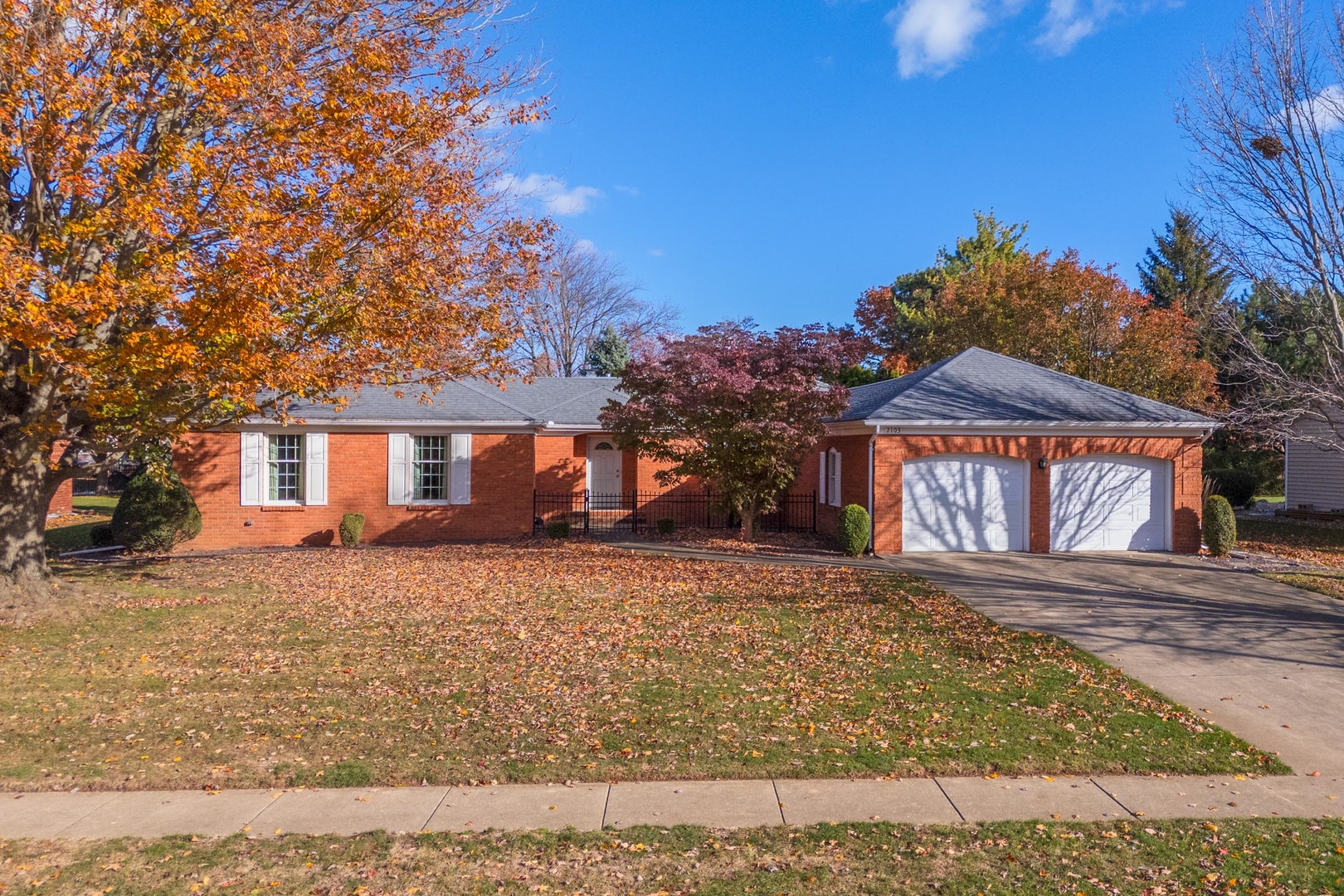 2103 Hedgewood Drive, Bloomington, IL 61704