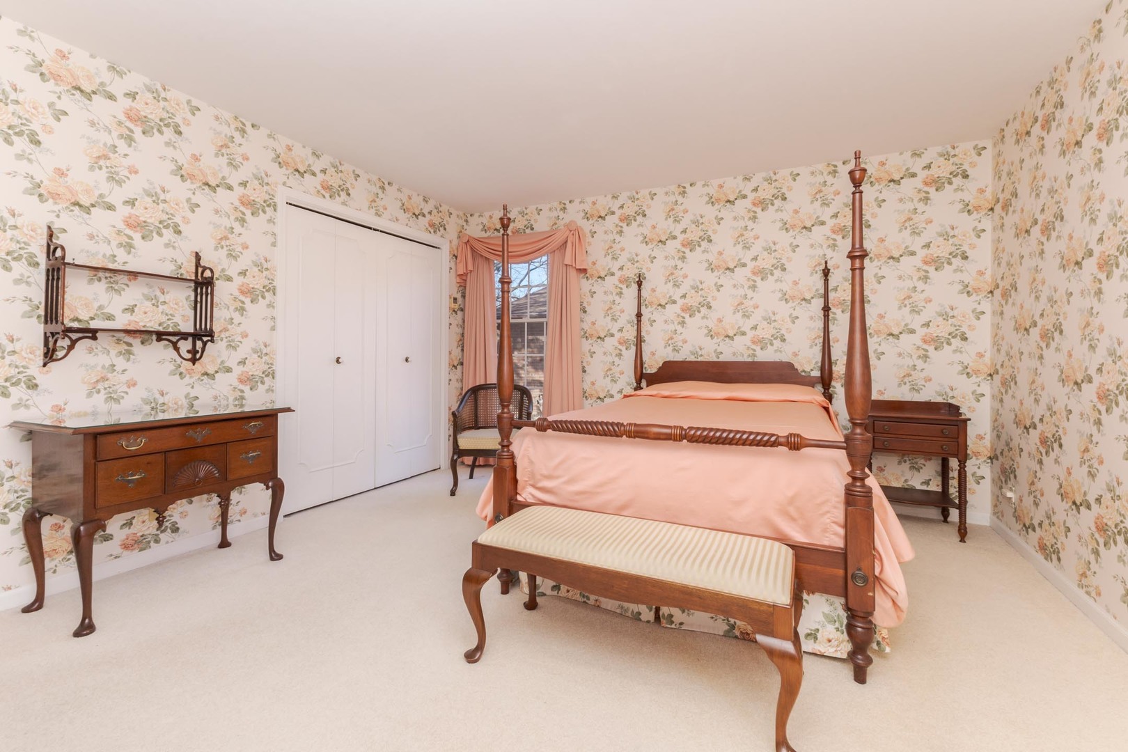 2103 Hedgewood Drive, Bloomington, IL 61704