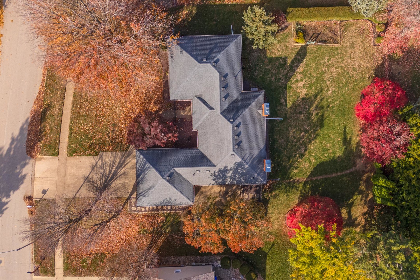 2103 Hedgewood Drive, Bloomington, IL 61704