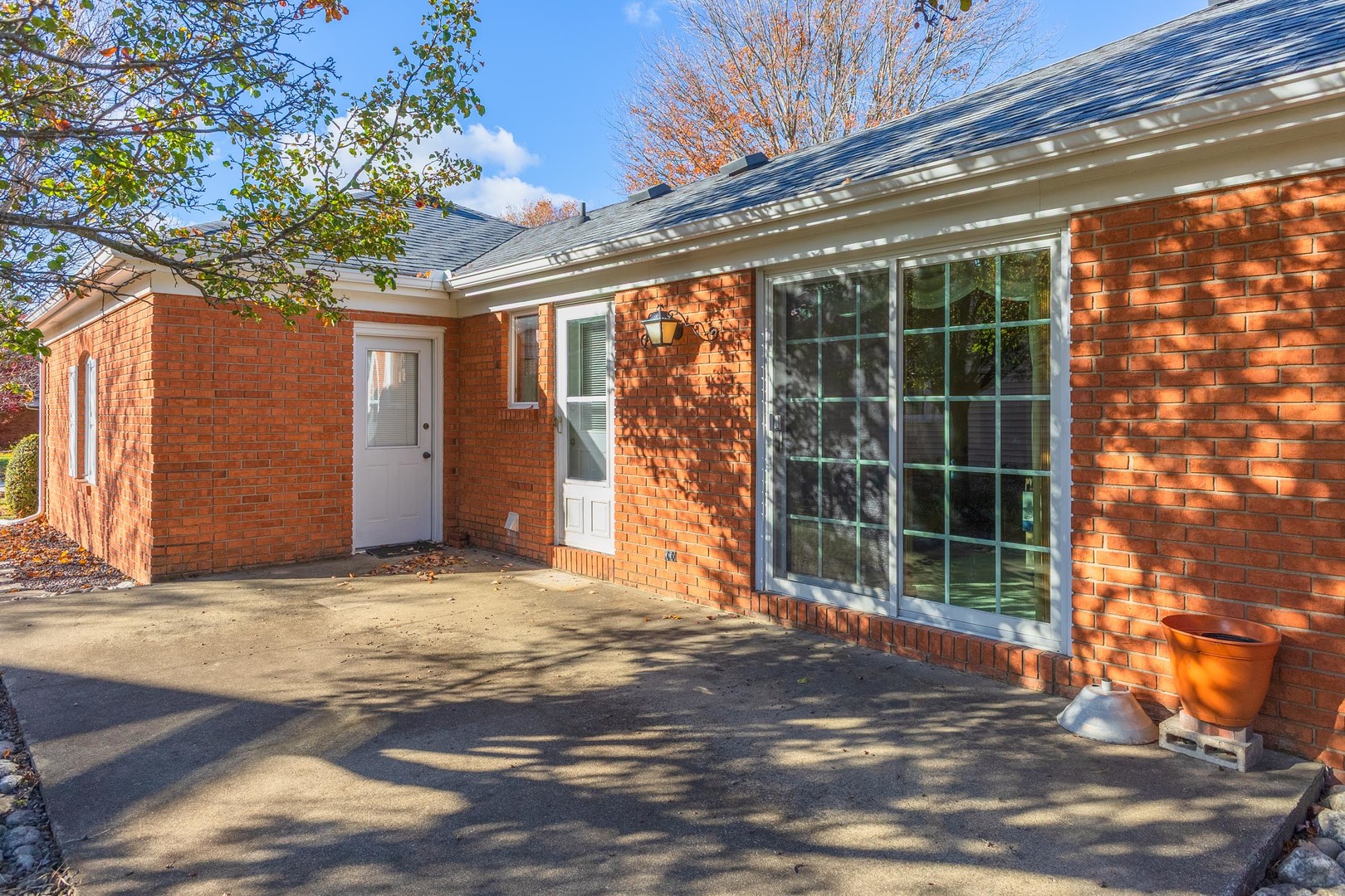 2103 Hedgewood Drive, Bloomington, IL 61704