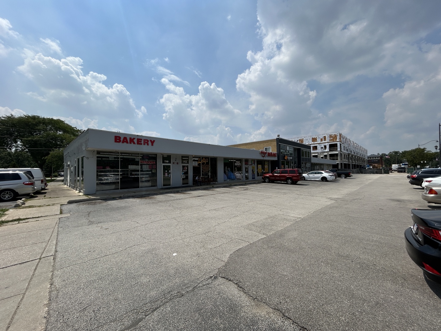718 W Irving Park Road #718, Bensenville, IL 60106