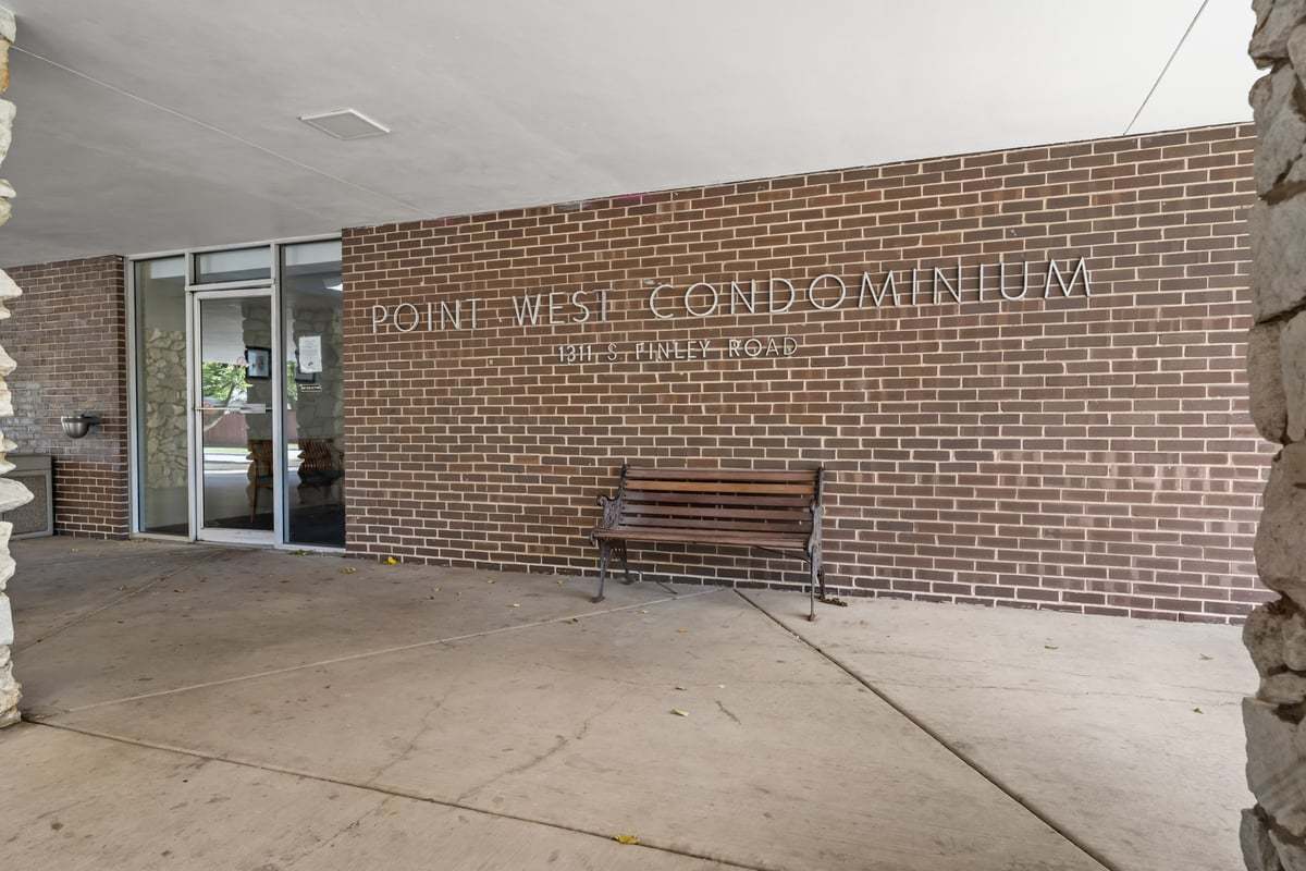 1311 S Finley Road #416, Lombard, IL 60148