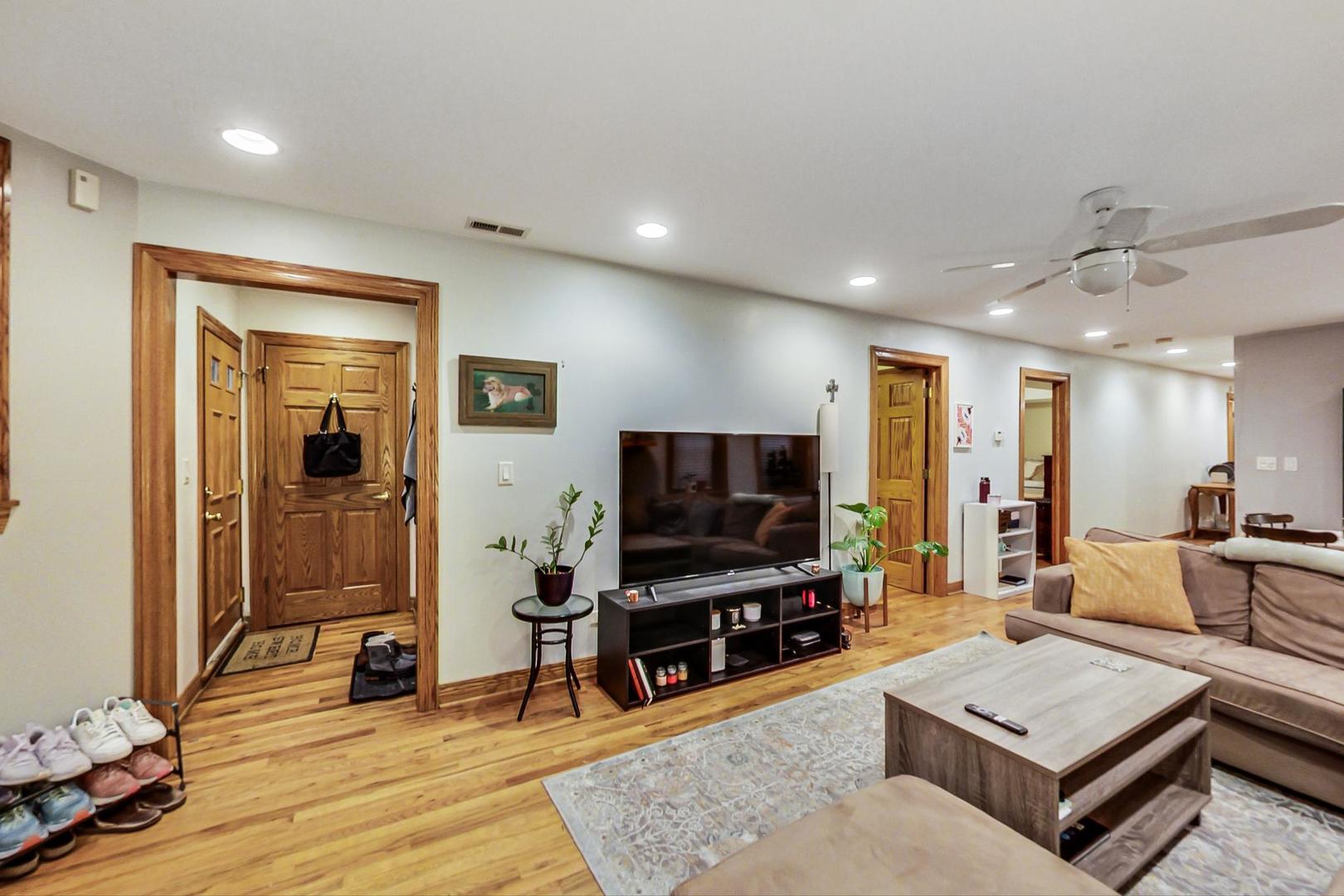 2911 N Talman Avenue #1, Chicago, IL 60618