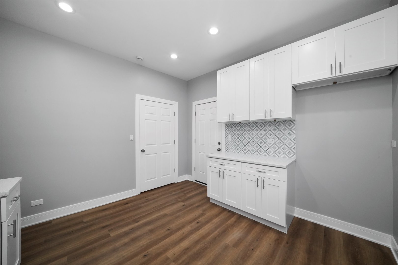 7748 S Marquette Avenue, Chicago, IL 60649