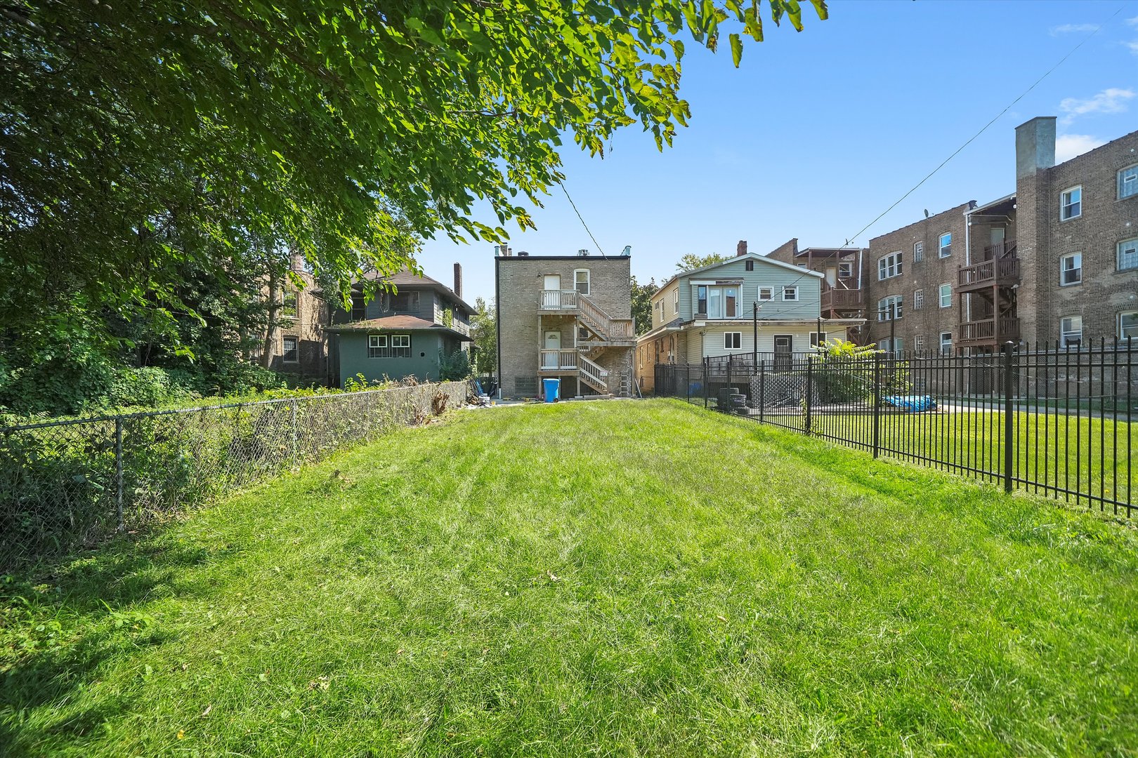 7748 S Marquette Avenue, Chicago, IL 60649