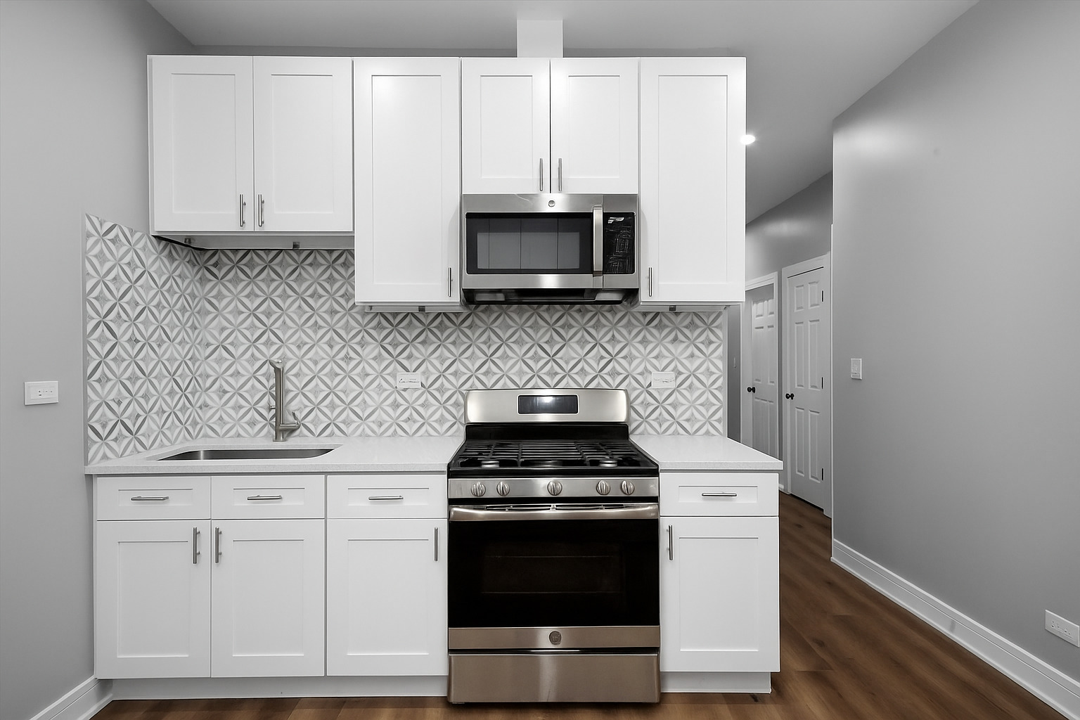 7748 S Marquette Avenue, Chicago, IL 60649