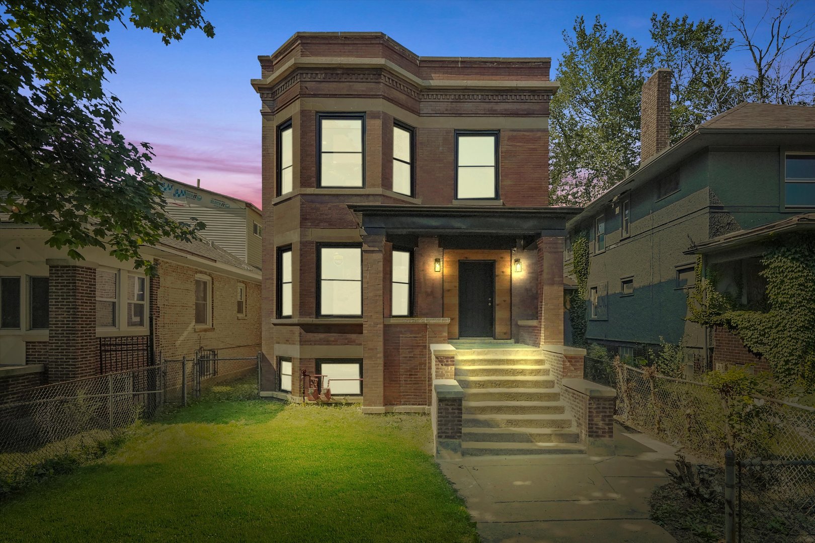 7748 S Marquette Avenue, Chicago, IL 60649