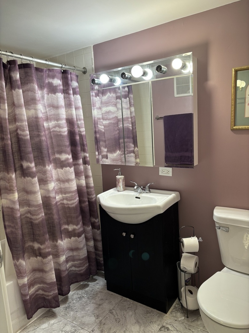 841 N York Street #129, Elmhurst, IL 60126