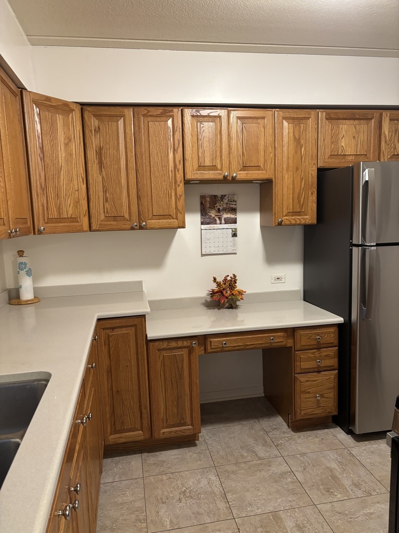 841 N York Street #129, Elmhurst, IL 60126