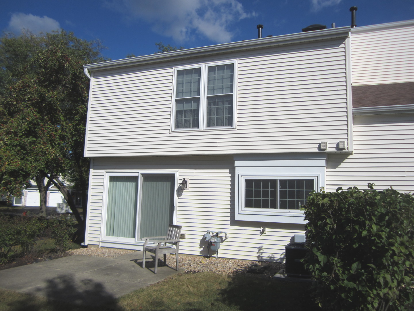 28 N Oltendorf Road, Streamwood, IL 60107