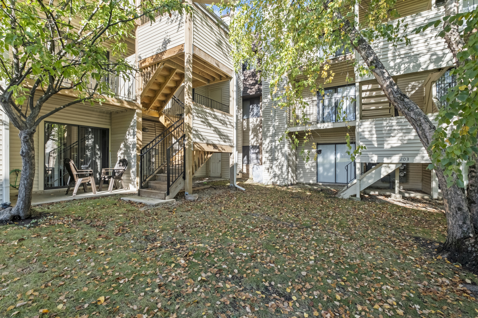 201 N Waters Edge Drive #302, Glendale Heights, IL 60139