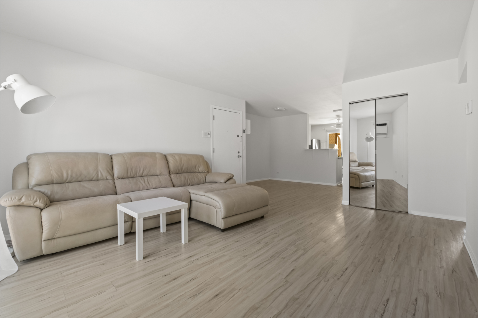 201 N Waters Edge Drive #302, Glendale Heights, IL 60139