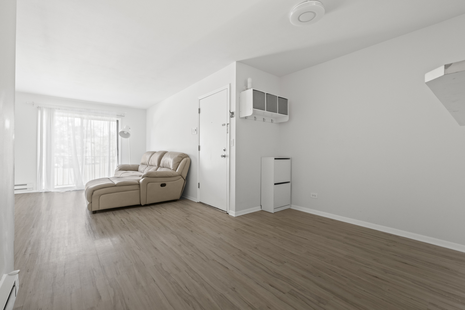 201 N Waters Edge Drive #302, Glendale Heights, IL 60139