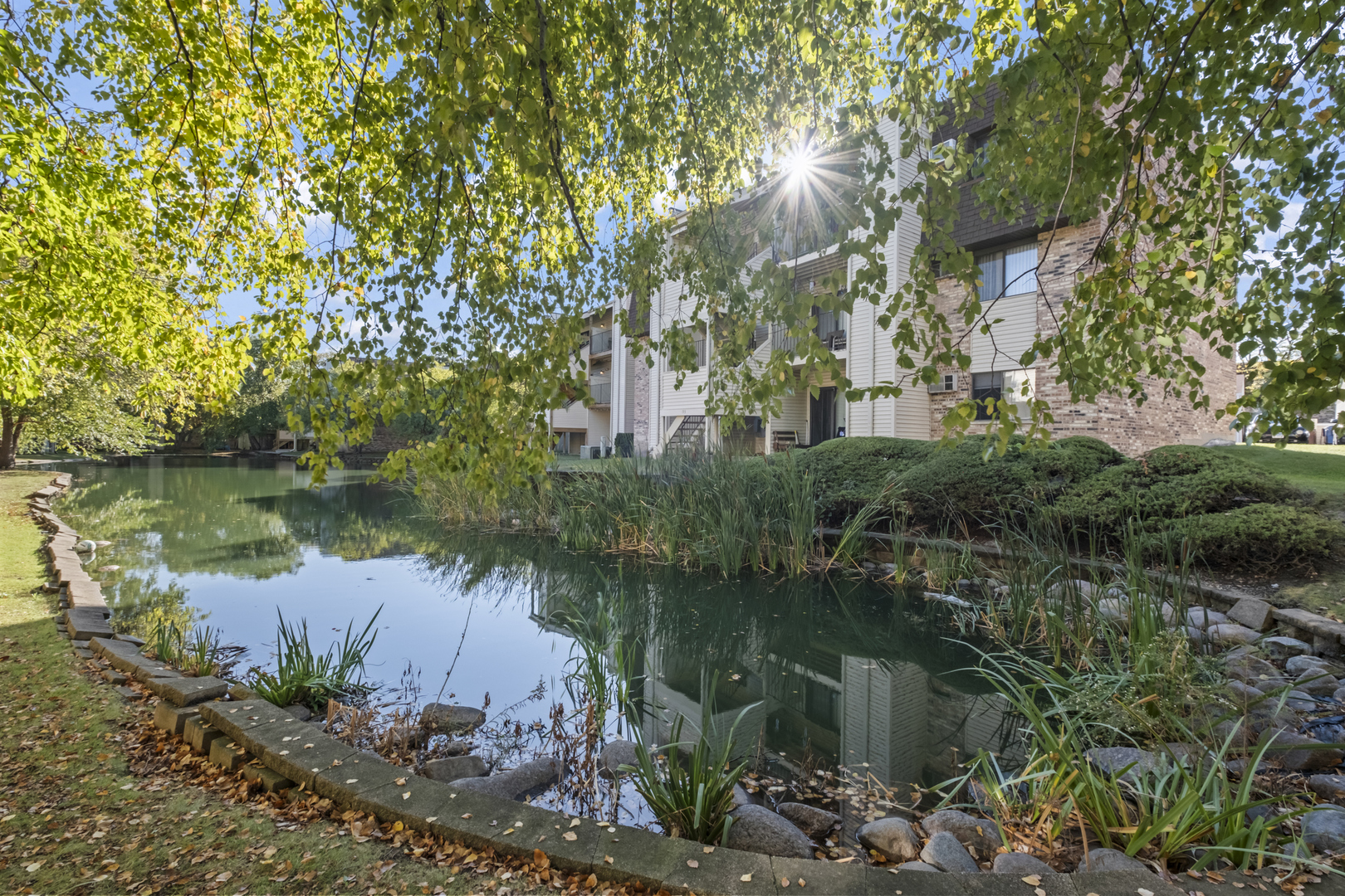 201 N Waters Edge Drive #302, Glendale Heights, IL 60139