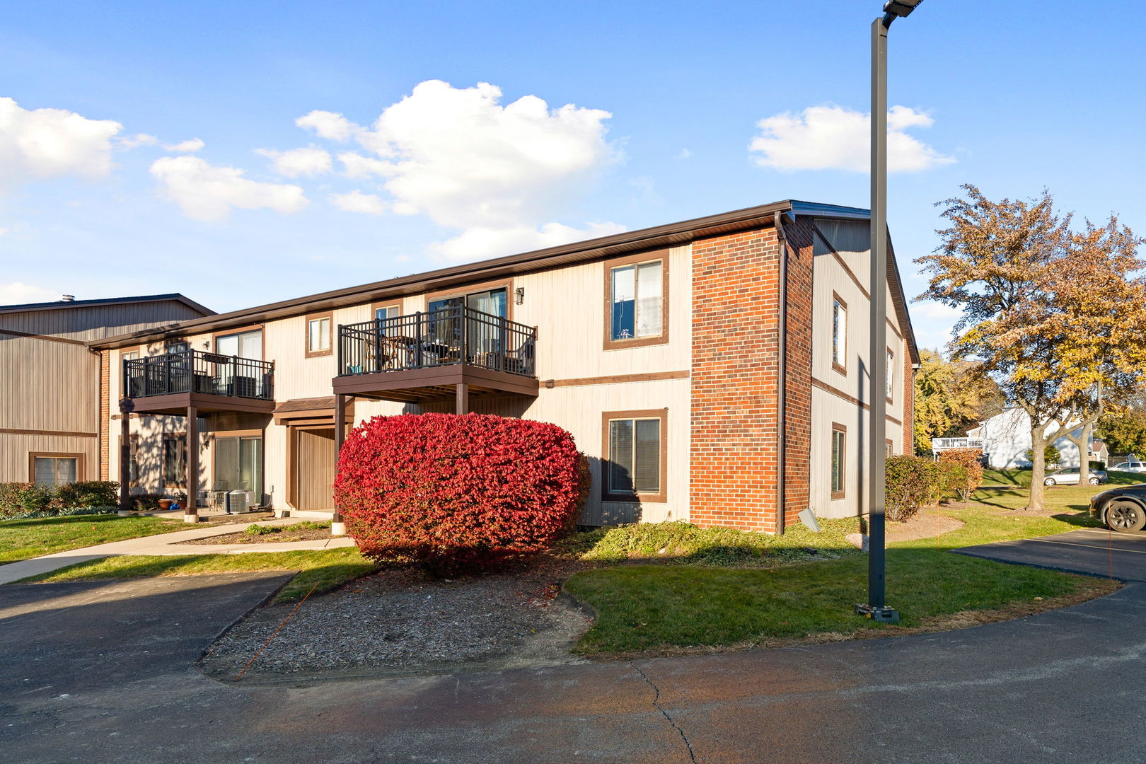 756 Rodenburg Road #1C, Roselle, IL 60172