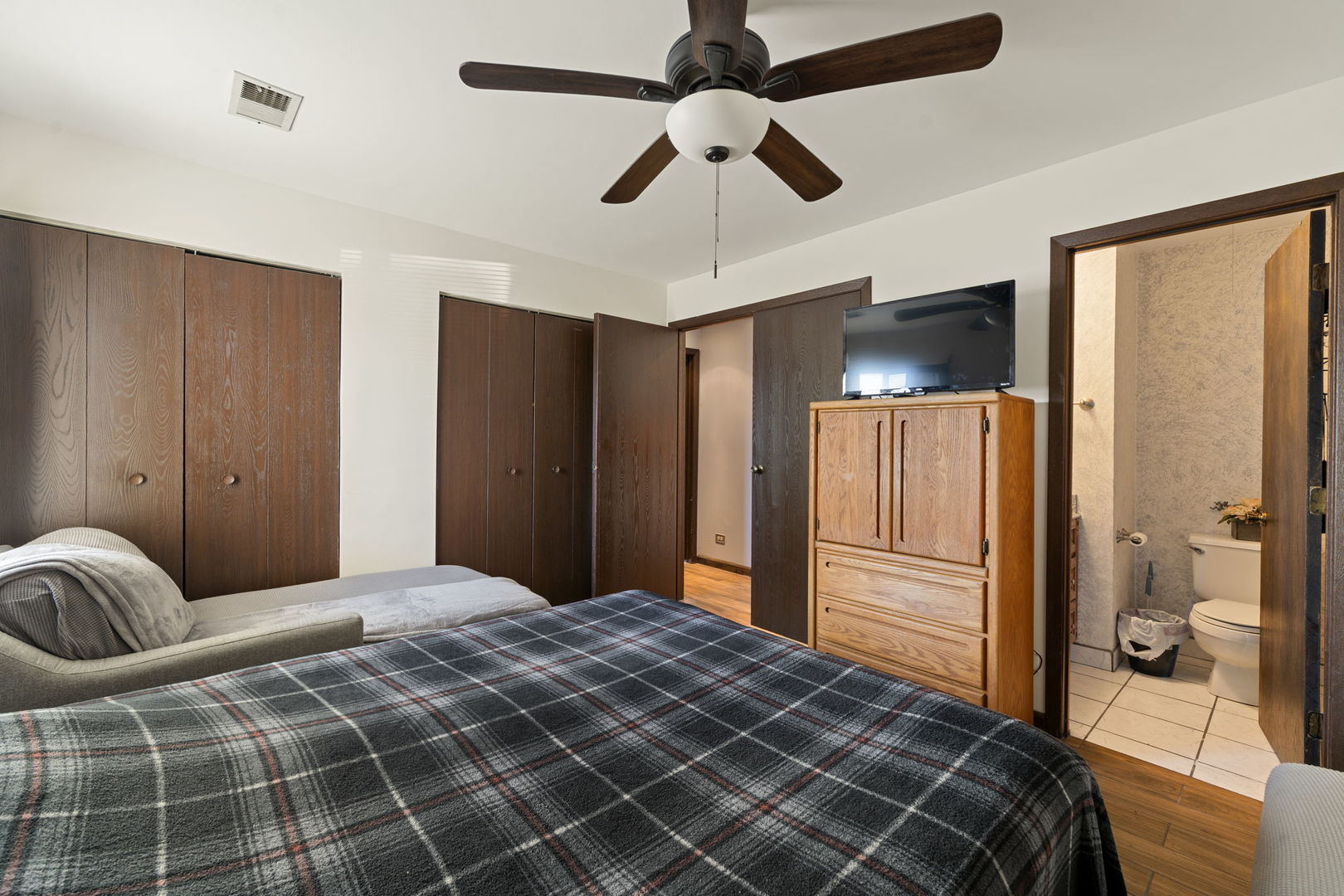 756 Rodenburg Road #1C, Roselle, IL 60172