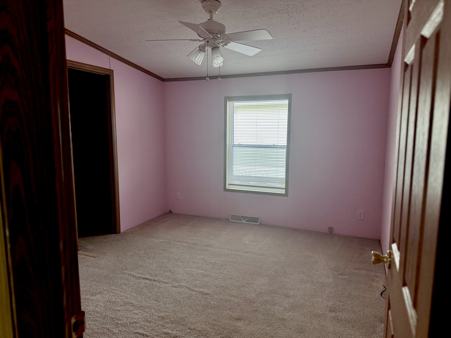 1022 S 10th Street, DeKalb, IL 60115