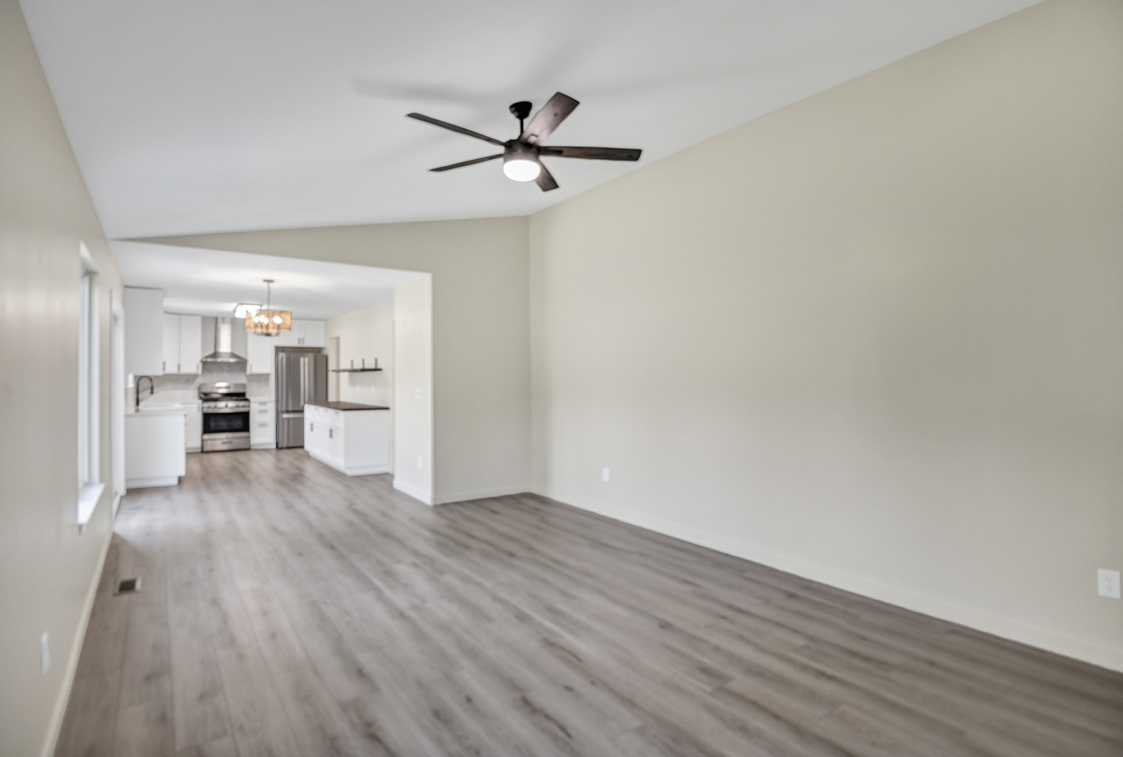 2076 Whitmore Drive, Romeoville, IL 60446