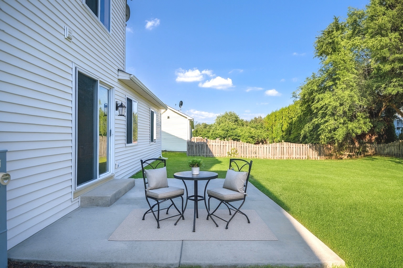 2076 Whitmore Drive, Romeoville, IL 60446