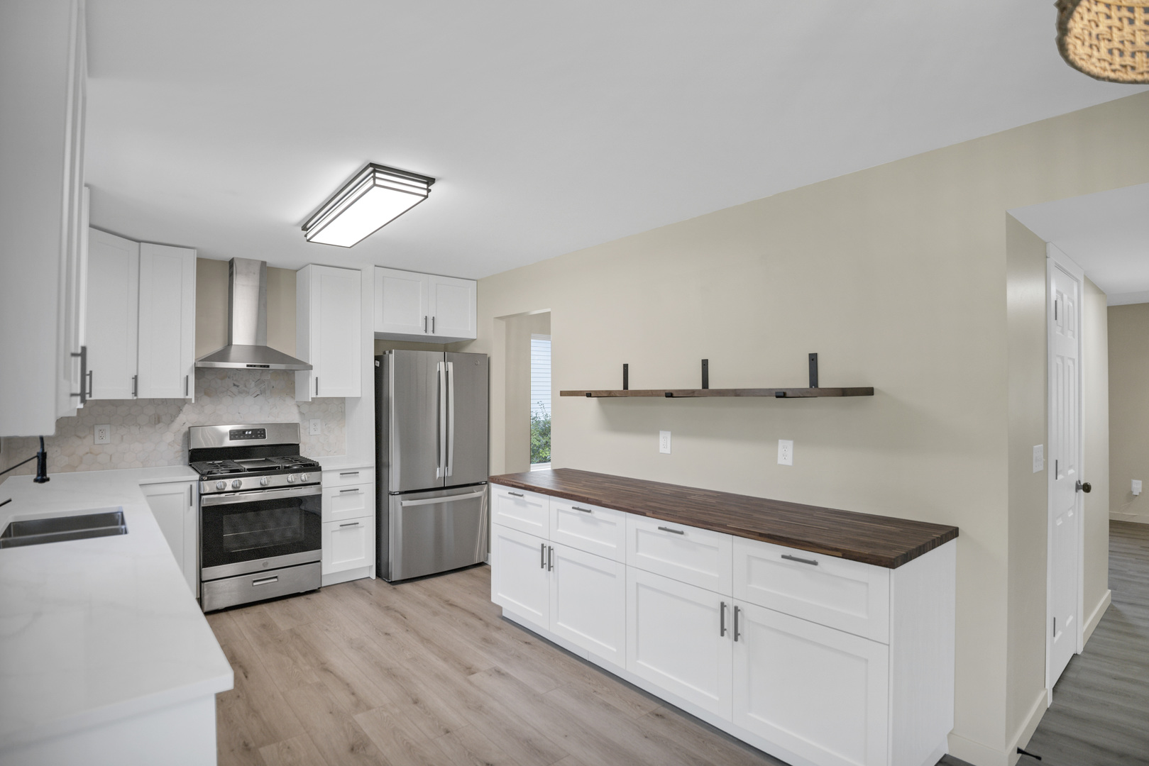 2076 Whitmore Drive, Romeoville, IL 60446