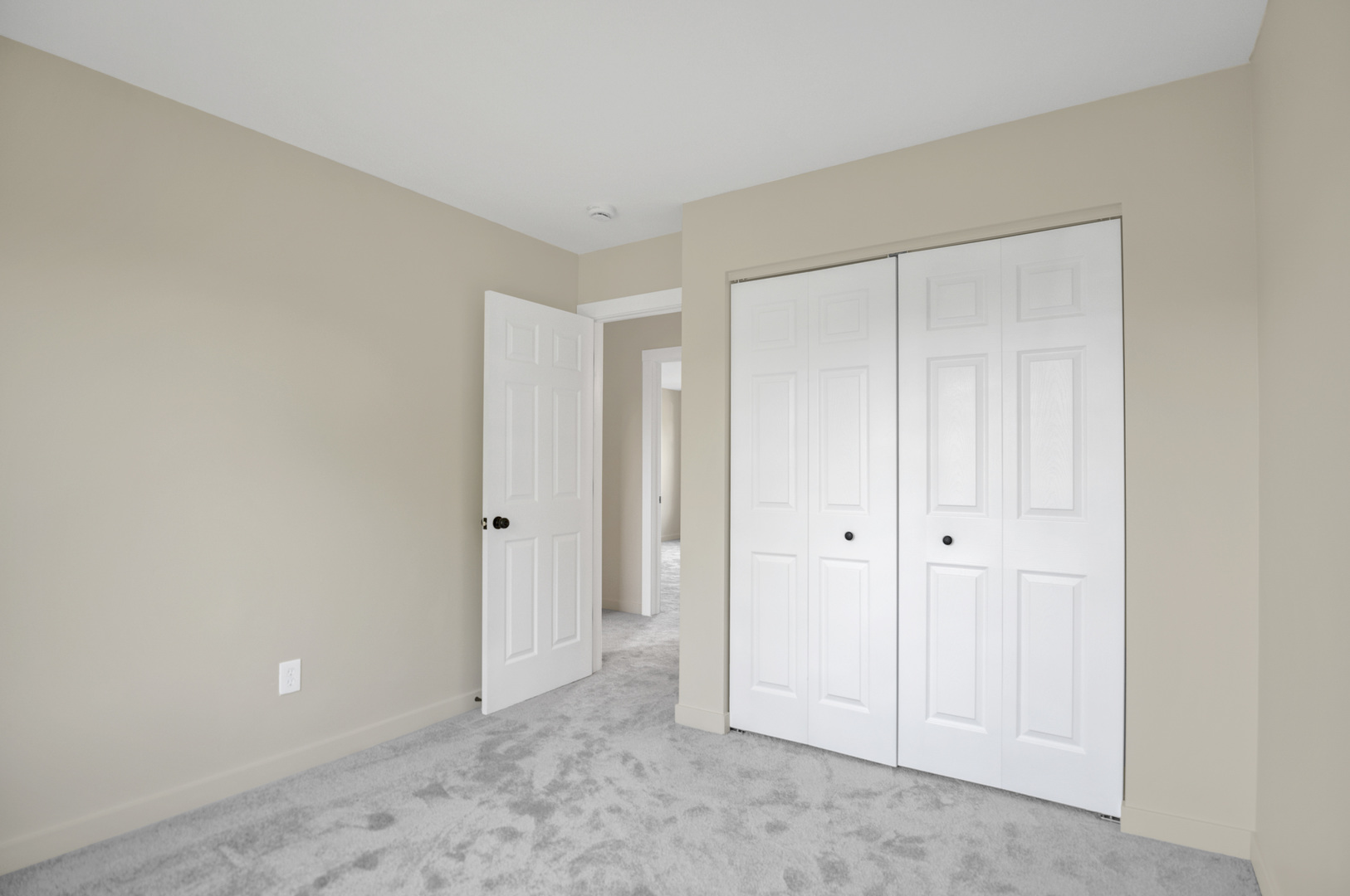 2076 Whitmore Drive, Romeoville, IL 60446