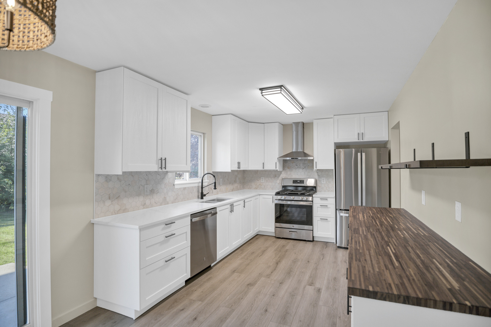 2076 Whitmore Drive, Romeoville, IL 60446