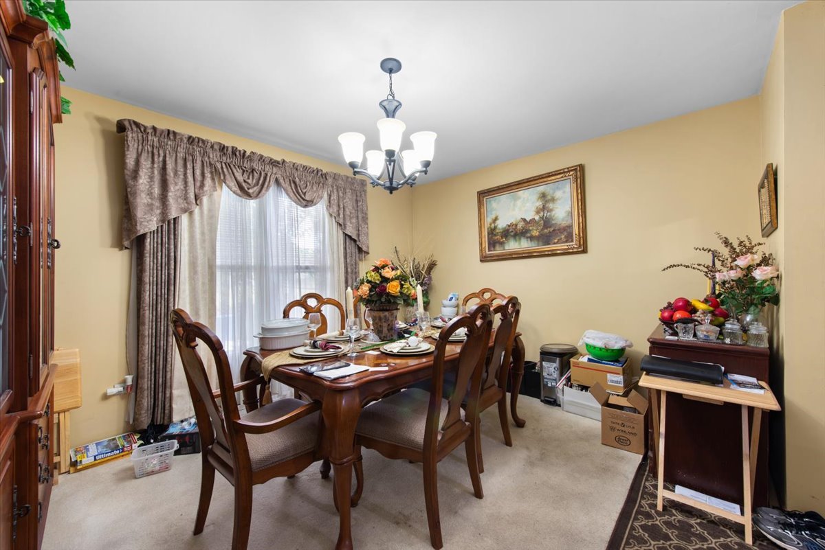 210 Hickory Oak Drive, Bolingbrook, IL 60490