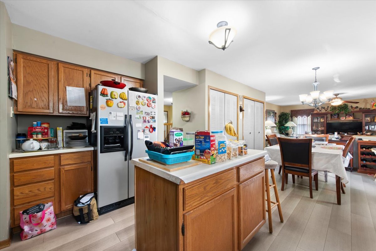 210 Hickory Oak Drive, Bolingbrook, IL 60490