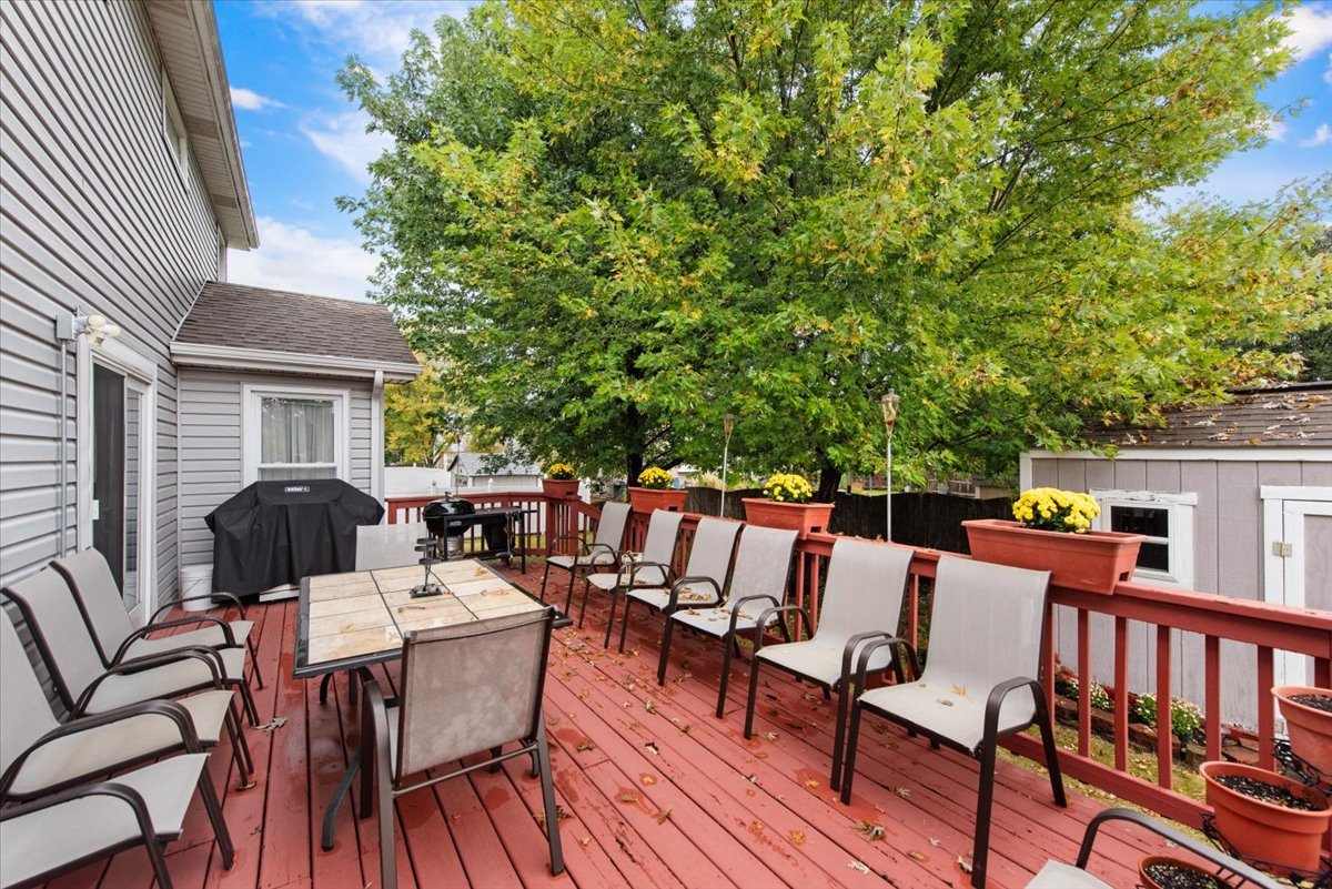 210 Hickory Oak Drive, Bolingbrook, IL 60490