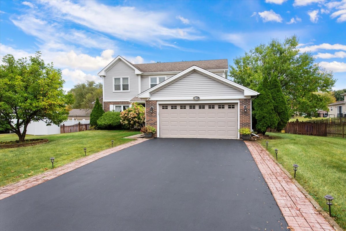 210 Hickory Oak Drive, Bolingbrook, IL 60490