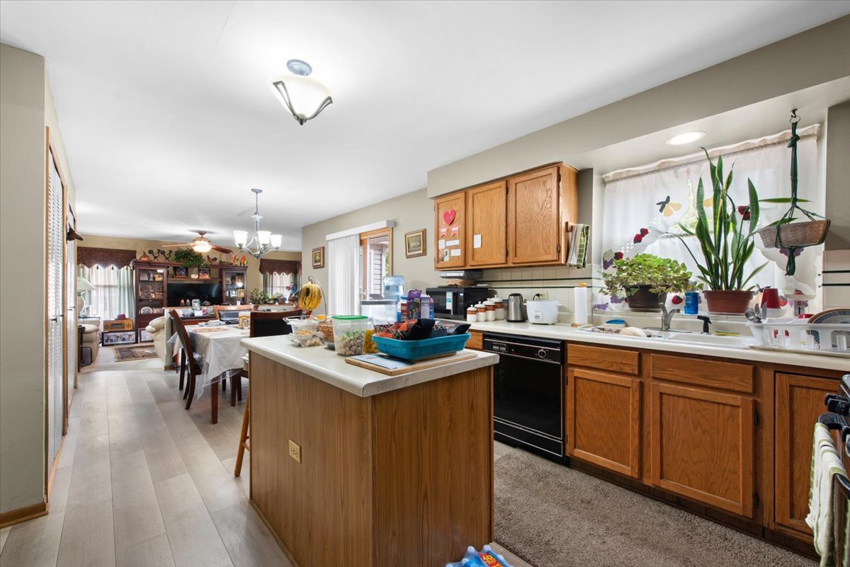 210 Hickory Oak Drive, Bolingbrook, IL 60490