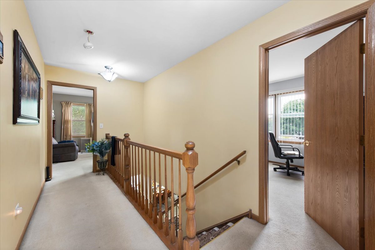 210 Hickory Oak Drive, Bolingbrook, IL 60490