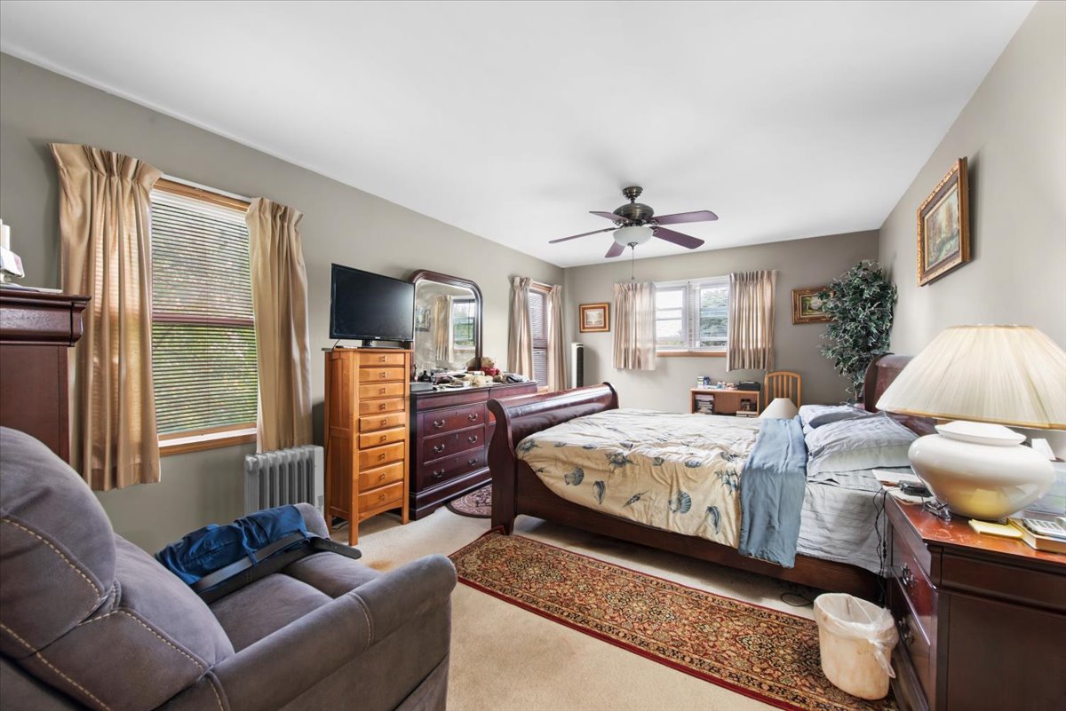 210 Hickory Oak Drive, Bolingbrook, IL 60490