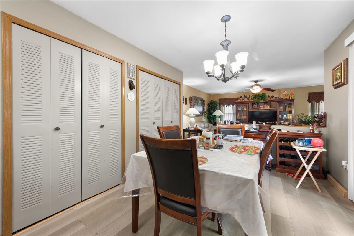 210 Hickory Oak Drive, Bolingbrook, IL 60490
