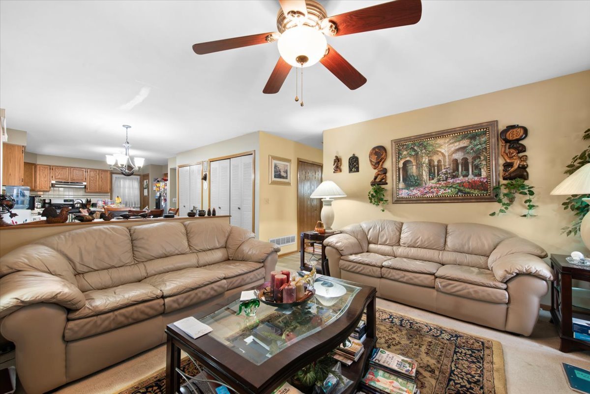 210 Hickory Oak Drive, Bolingbrook, IL 60490