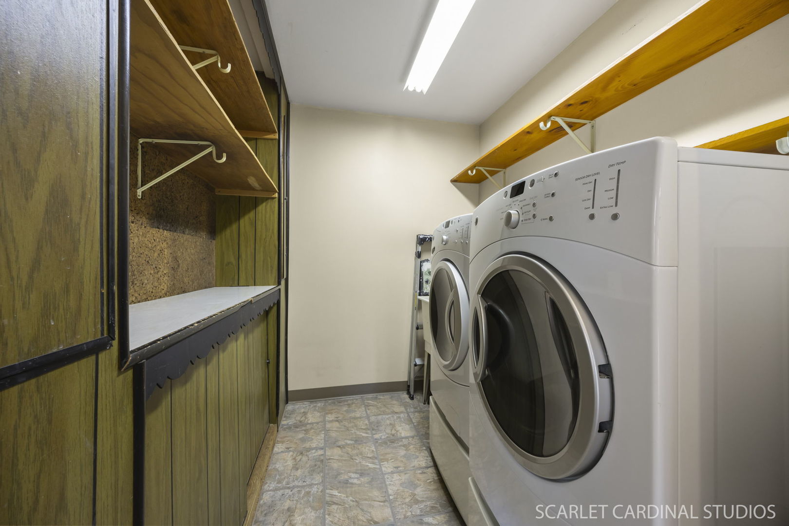 619 Oakton Street, Elk Grove Village, IL 60007