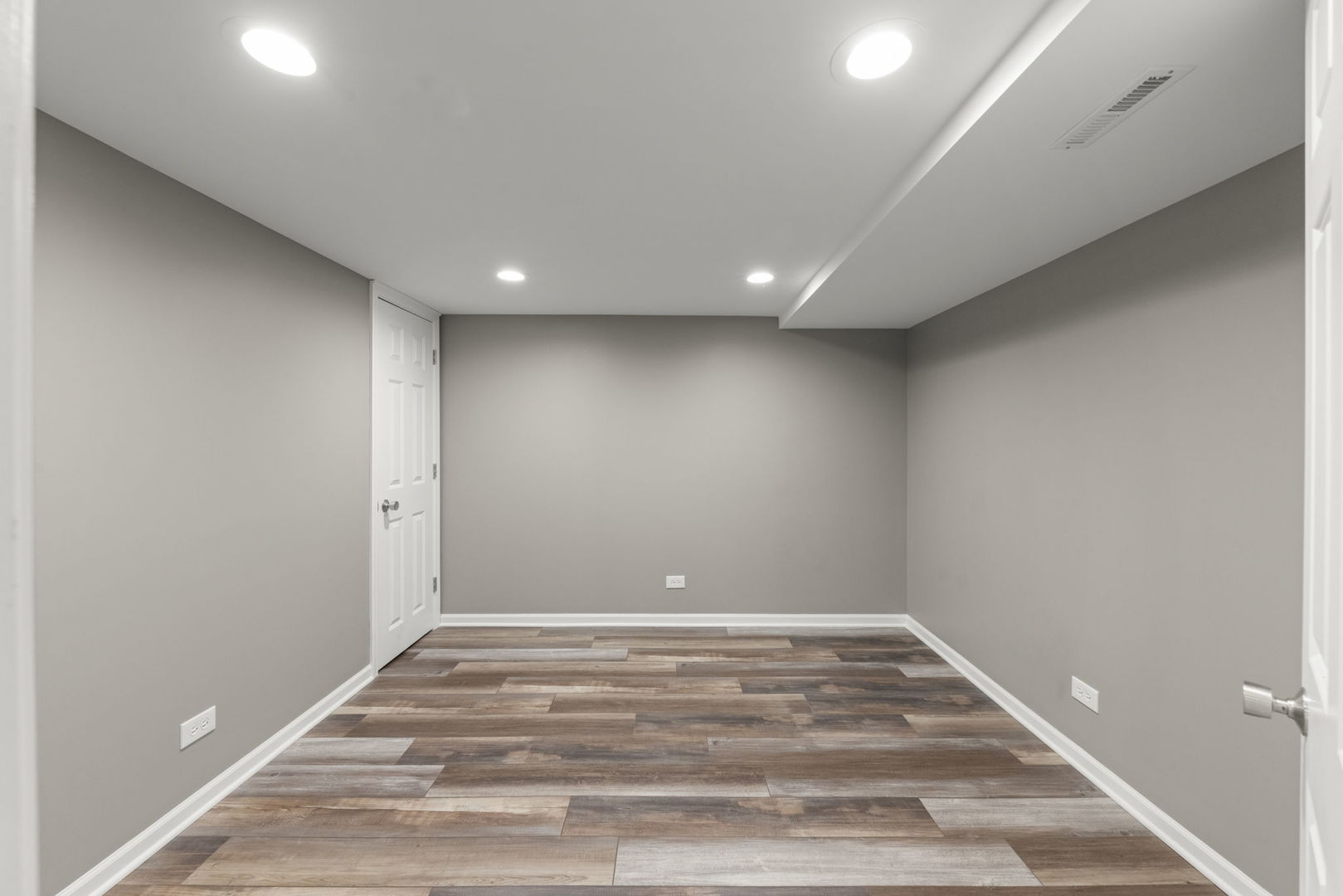 1290 Airs Avenue, Sugar Grove, IL 60554