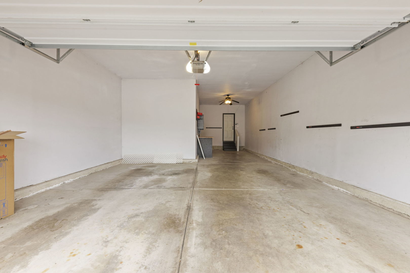 1290 Airs Avenue, Sugar Grove, IL 60554