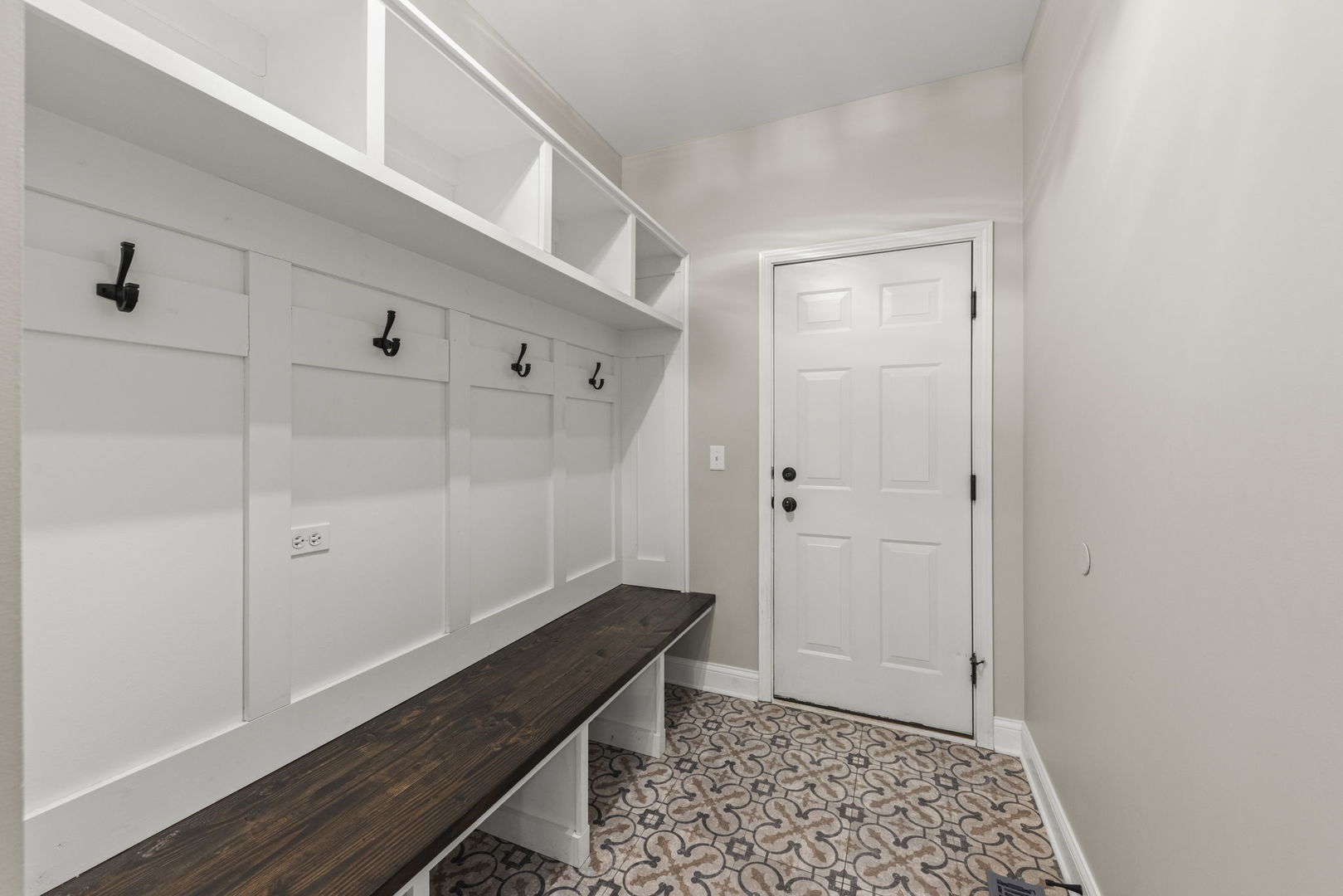 1290 Airs Avenue, Sugar Grove, IL 60554