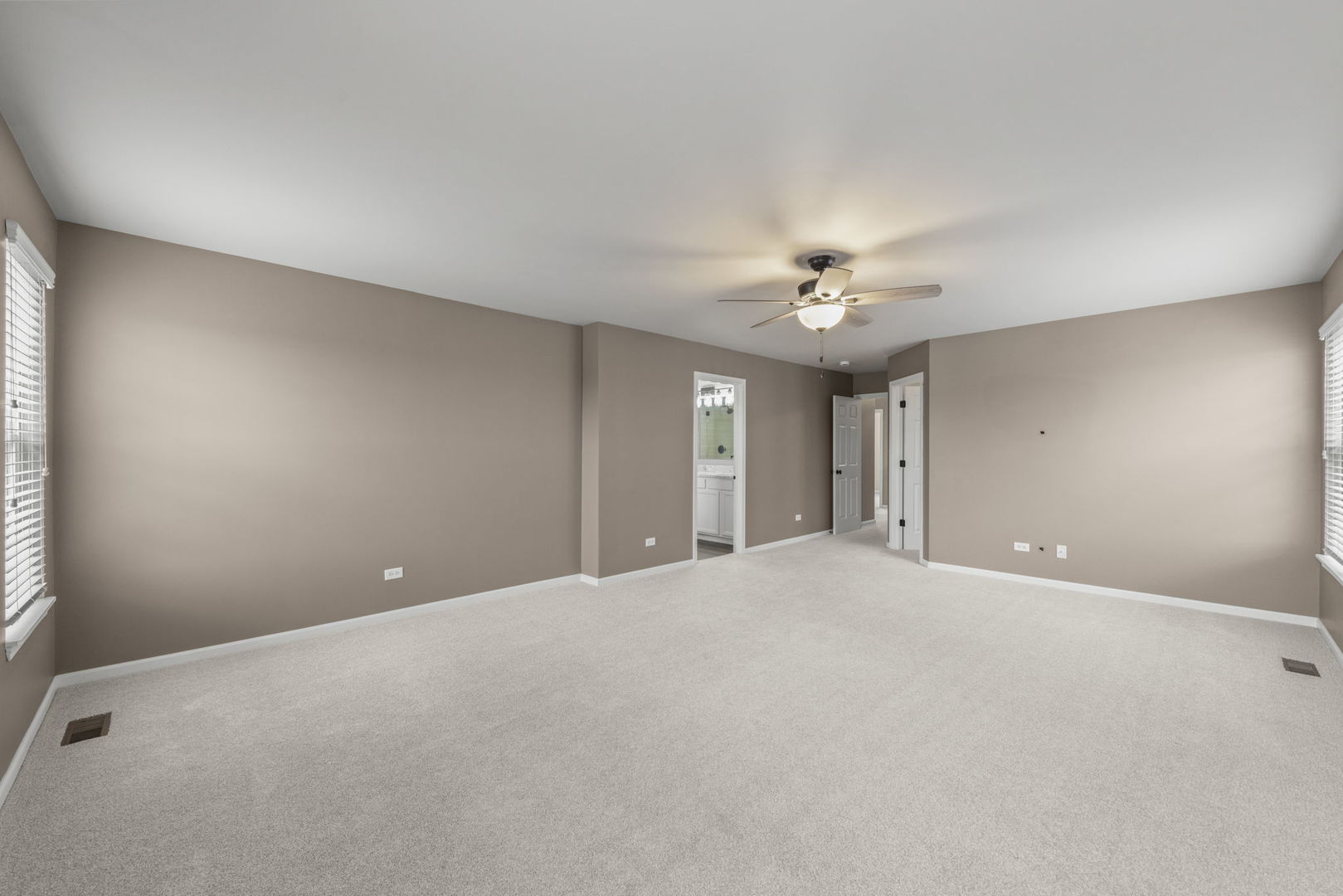 1290 Airs Avenue, Sugar Grove, IL 60554