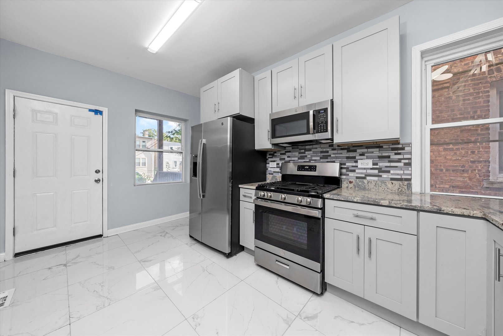 6929 S Peoria Street, Chicago, IL 60621