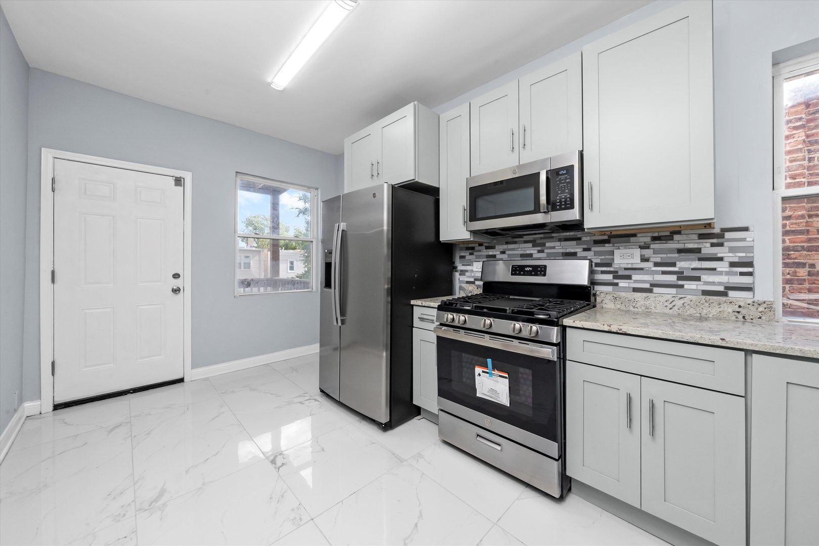 6929 S Peoria Street, Chicago, IL 60621