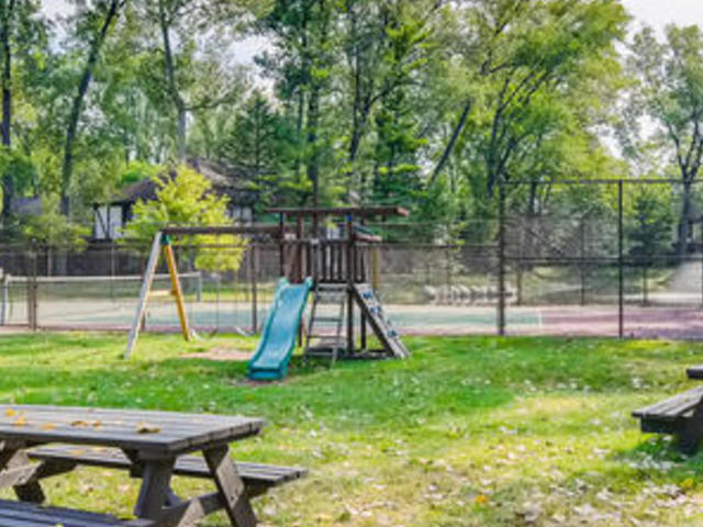 8246 Holly Court #D, Palos Hills, IL 60465