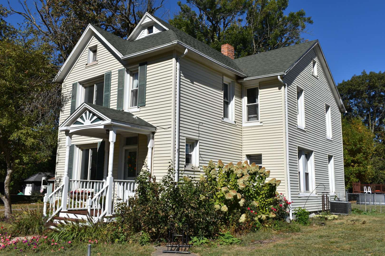 112 W 3rd Street, Gridley, IL 61744