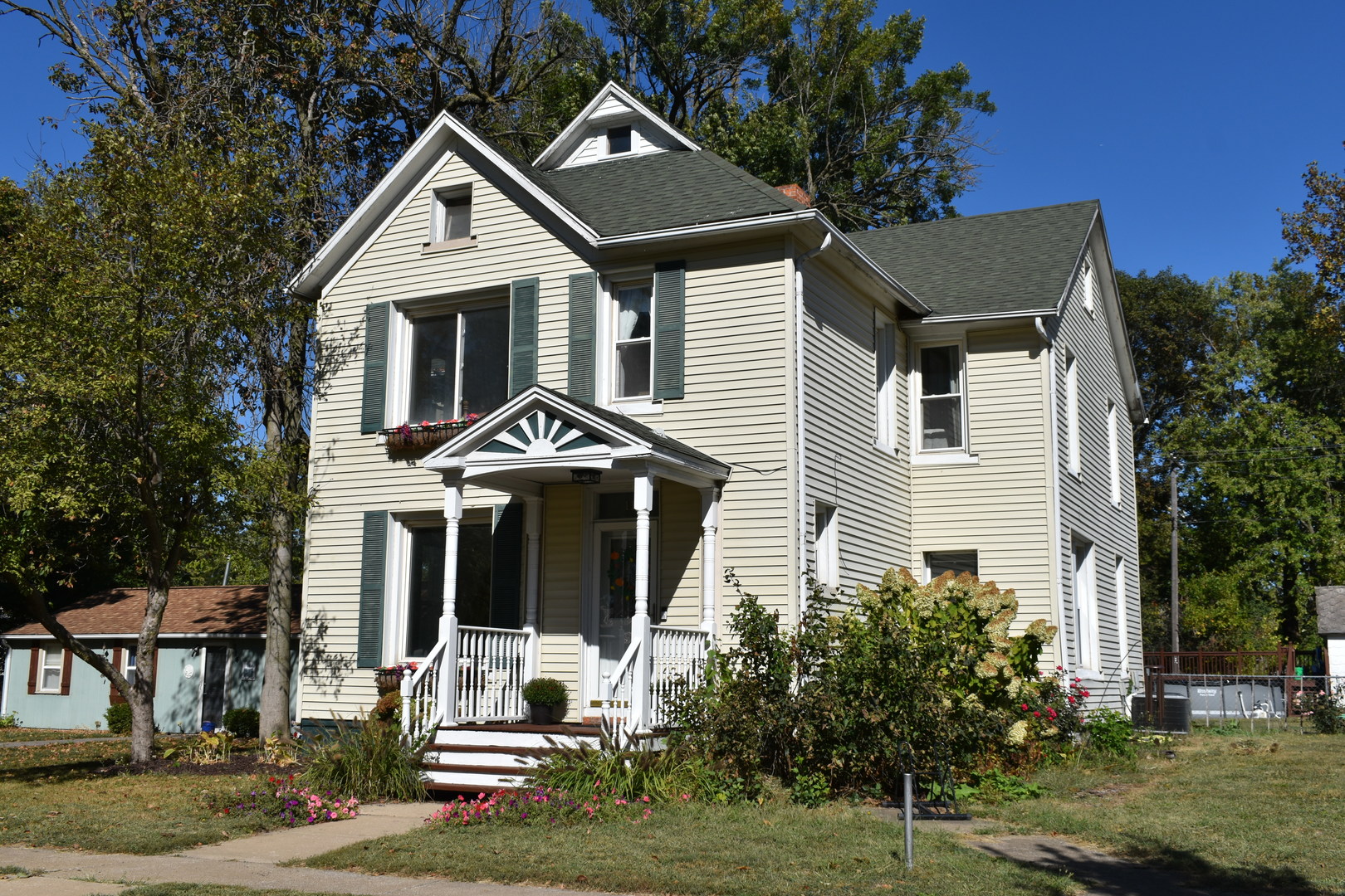 112 W 3rd Street, Gridley, IL 61744