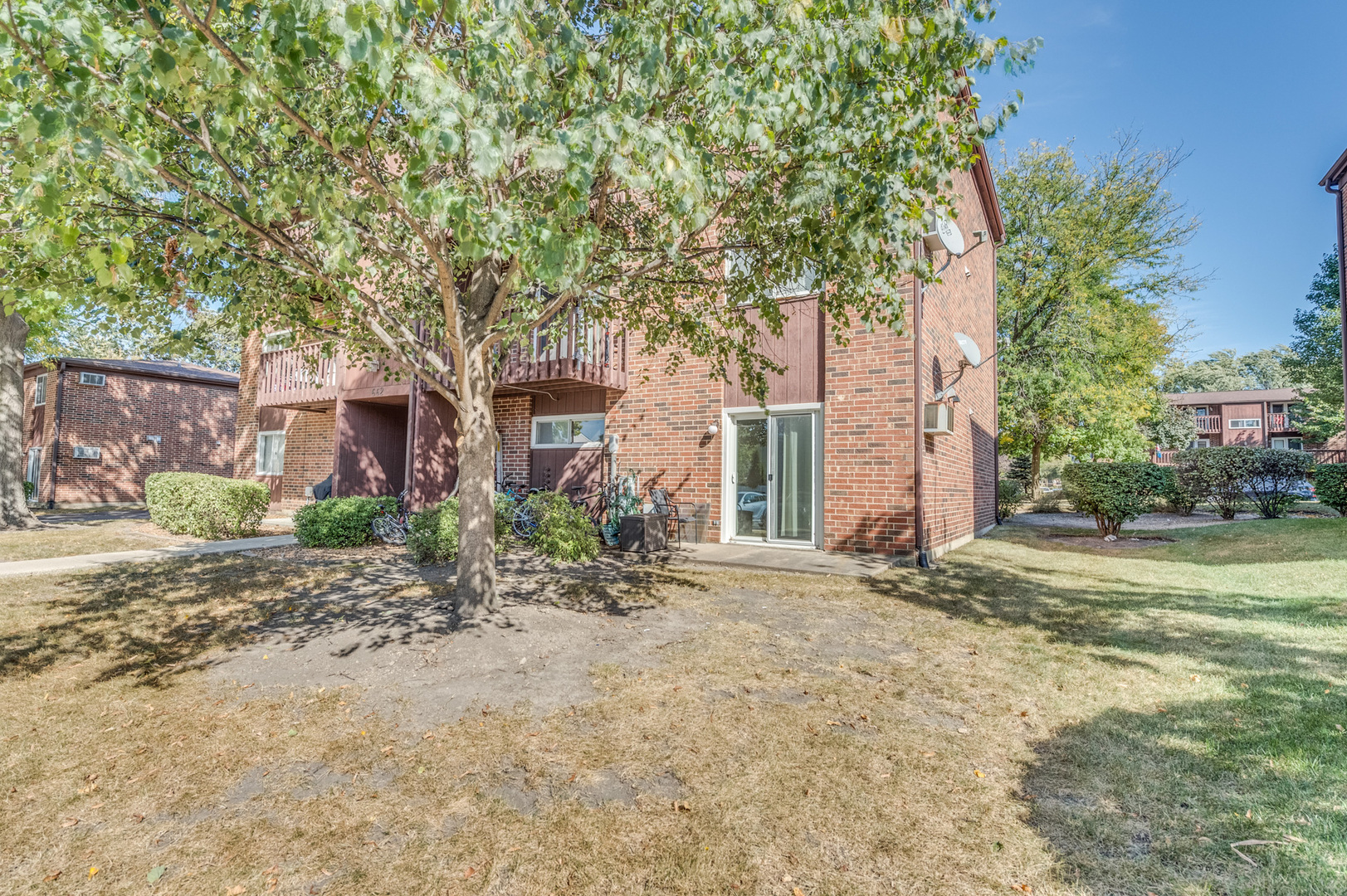 662 Daisy Lane #110, Roselle, IL 60172