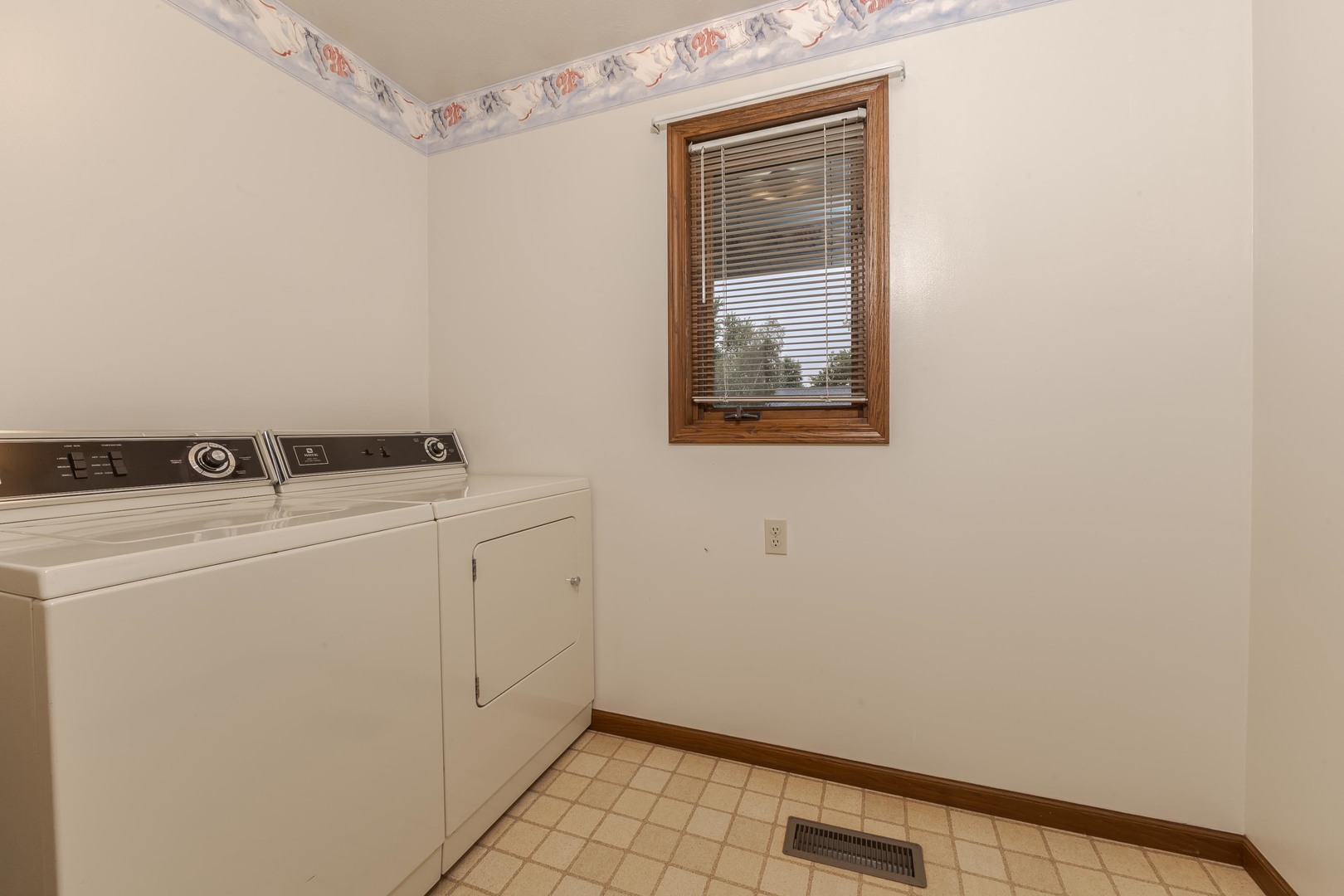 104 Boulder Drive, Gridley, IL 61744