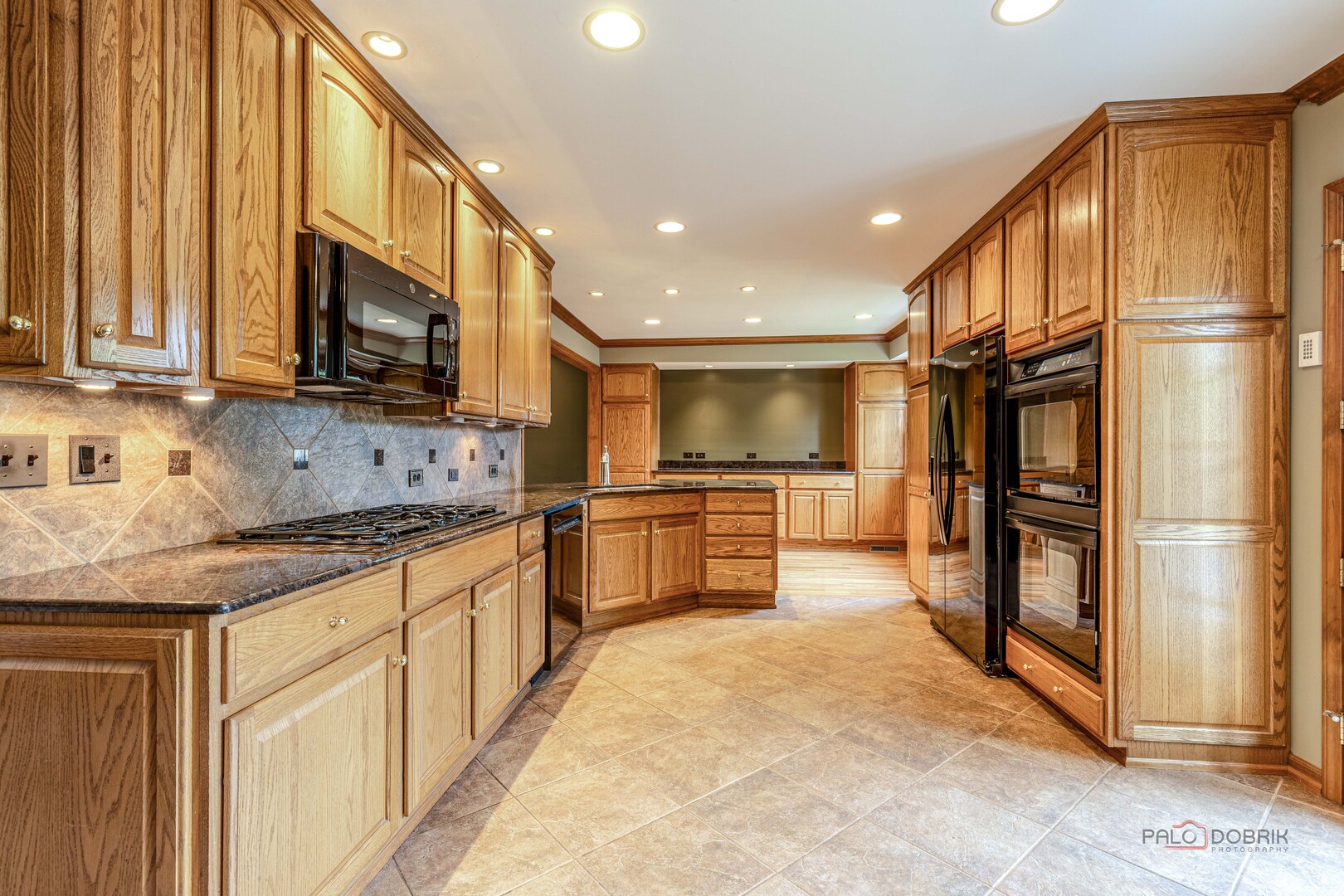 1137 Pine Tree Lane, Libertyville, IL 60048